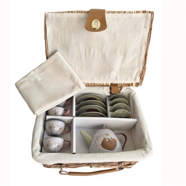 540053 – TIN TEA SET FOREST IN A WICKER BASKET