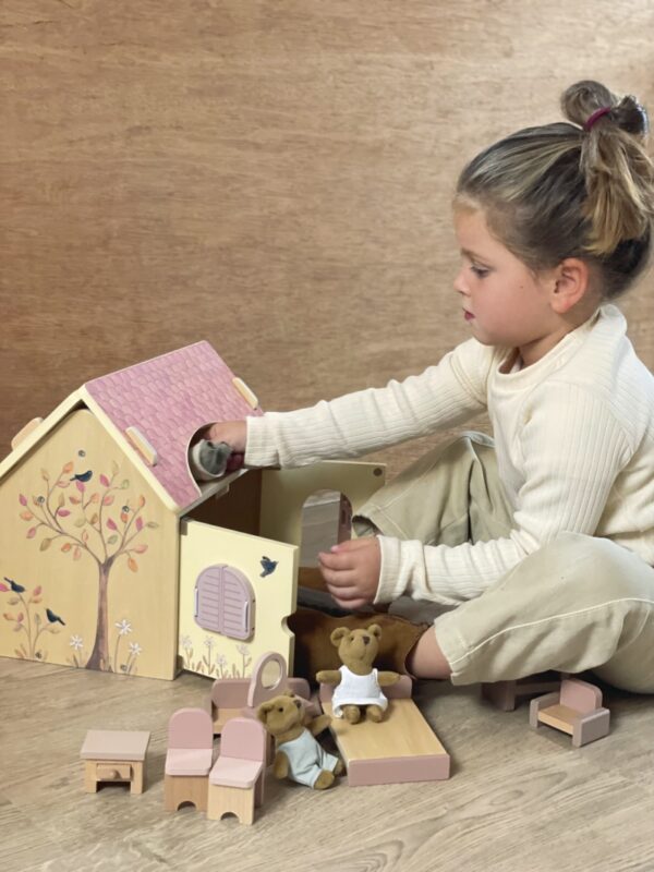 Egmont Toys – Doll House With Bears