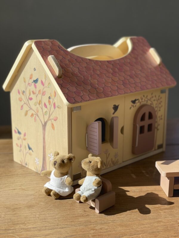 Egmont Toys – Doll House With Bears