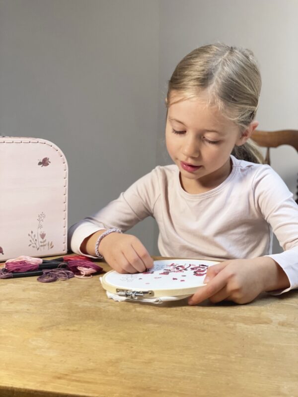 Egmont Toys – Embroidery Kits Ladybug