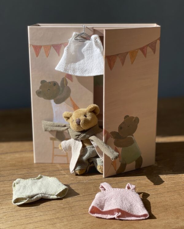 Egmont Toys – Wardrobe With Bear