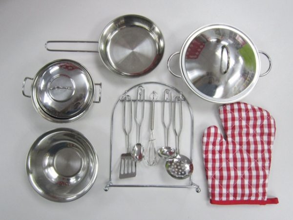 1 Cookware Set in Suitcase