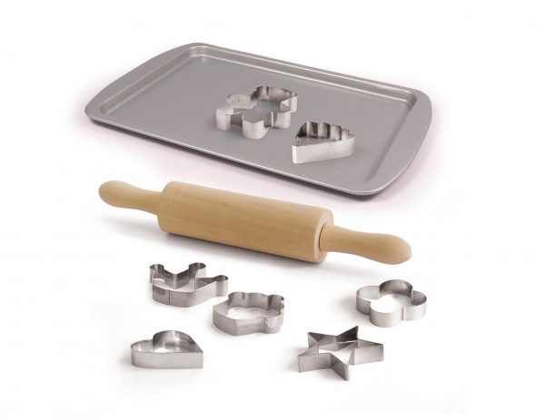 COOKIE CUTTER BAKING SET IN CARRY CASE 10 PCS