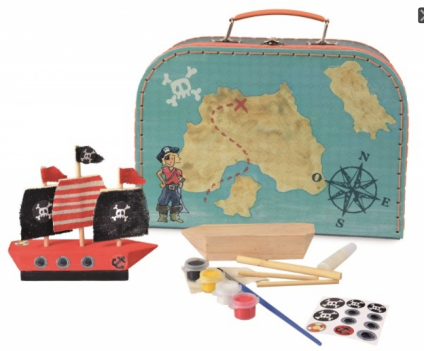 Egmont Toys 630547 – WOODEN PIRATE SHIP TO PAINT