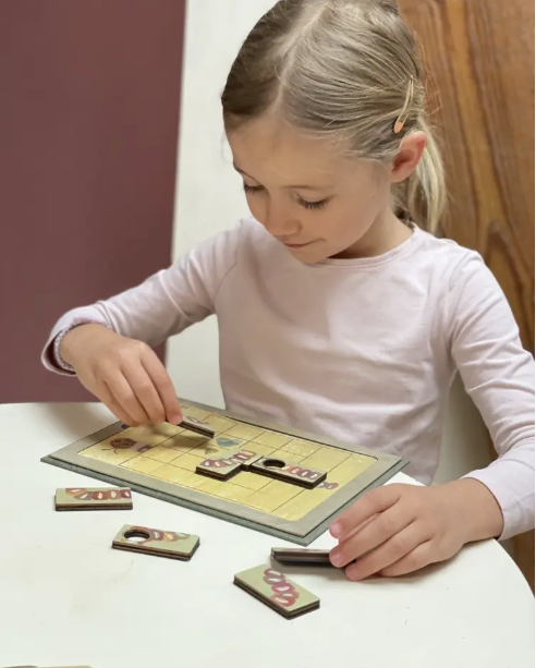 Egmont Toys – Magnetic Game Caterpillar